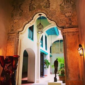 Meet your Posher, Adrienne